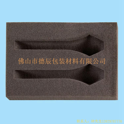 海綿內(nèi)托對各行各業(yè)產(chǎn)品起到絕緣、密封、防震、防塵、填充、隔音、固定，能夠保護包裝產(chǎn)品在運輸過程中安然無恙，起到保護產(chǎn)品的一個作用，同時可以美化產(chǎn)品，提升產(chǎn)品檔次。