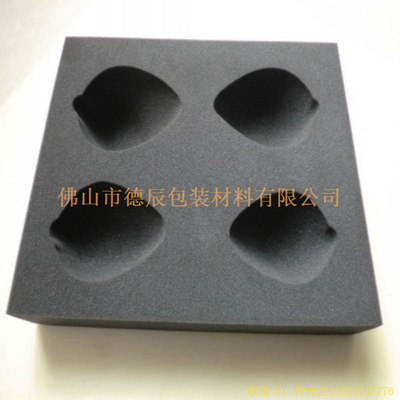 海綿內(nèi)托對各行各業(yè)產(chǎn)品起到絕緣、密封、防震、防塵、填充、隔音、固定，能夠保護包裝產(chǎn)品在運輸過程中安然無恙，起到保護產(chǎn)品的一個作用，同時可以美化產(chǎn)品，提升產(chǎn)品檔次。