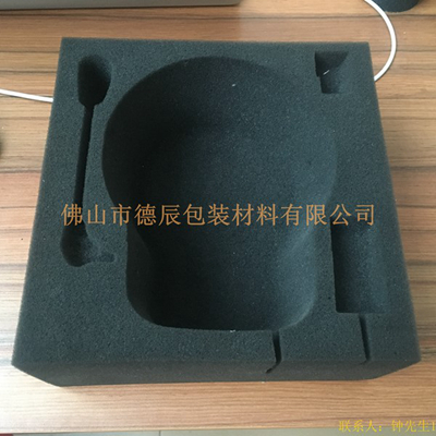 海綿內(nèi)托對各行各業(yè)產(chǎn)品起到絕緣、密封、防震、防塵、填充、隔音、固定，能夠保護(hù)包裝產(chǎn)品在運(yùn)輸過程中安然無恙，起到保護(hù)產(chǎn)品的一個作用，同時可以美化產(chǎn)品，提升產(chǎn)品檔次。